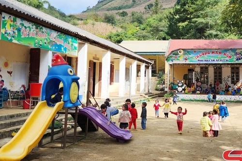 Bám bản gieo chữ cho học trò vùng cao