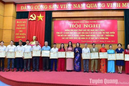 Giáo dục ý thức thượng tôn pháp luật