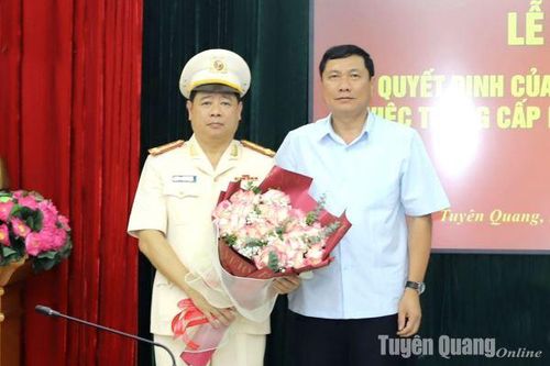 Thăng cấp bậc hàm Đại tá đối với đồng chí Phạm Hùng, Phó Giám đốc Công an tỉnh, Phó Trưởng ban Nội chính Tỉnh ủy
