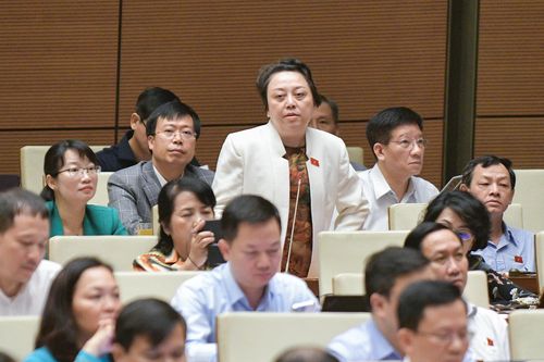 Đại biểu Quốc hội: 'Người dân đang phải tiêu quá nhiều tiền vào y tế'