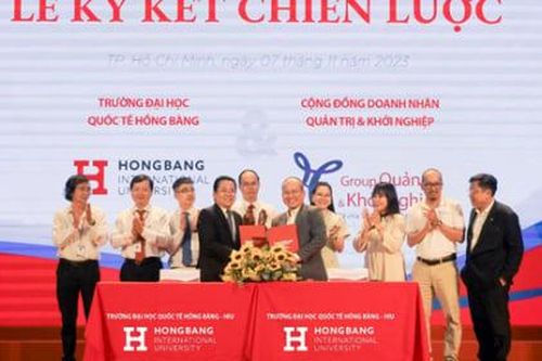'Phát sốt' bởi 22 ngành được học bổng 100% học phí