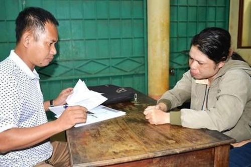 Bắt nữ tổ trưởng tổ vay vốn chiếm đoạt tiền của người dân