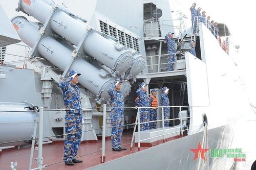 Tàu 016-Quang Trung tham gia diễn tập và thăm hữu nghị tại Trung Quốc