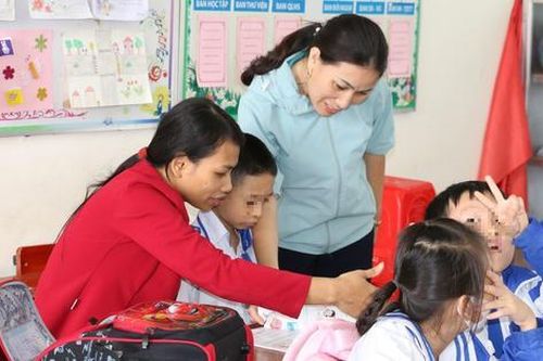 Vì sao giáo viên dạy trẻ khuyết tật không được nhận phụ cấp?