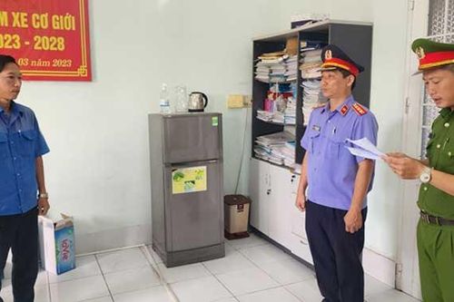 Bắt giam cán bộ trung tâm đăng kiểm xe cơ giới 68.01S