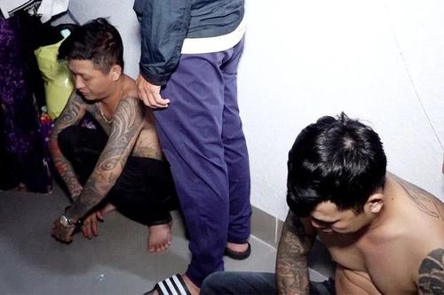 6 thanh niên bị bắt quả tang sử dụng ma túy trong phòng trọ