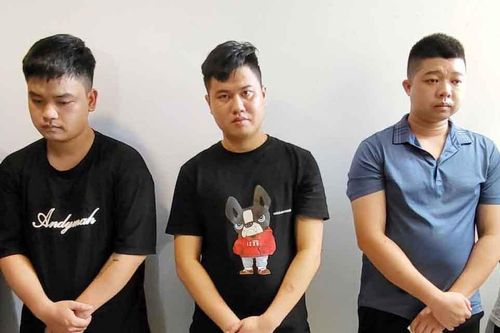 Bắt giữ 23 đối tượng trong đường dây làm giả giấy tờ quy mô 'cực lớn'