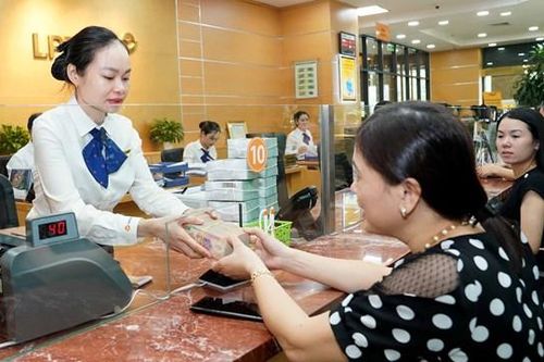 Kênh gửi tiết kiệm vẫn hút khách