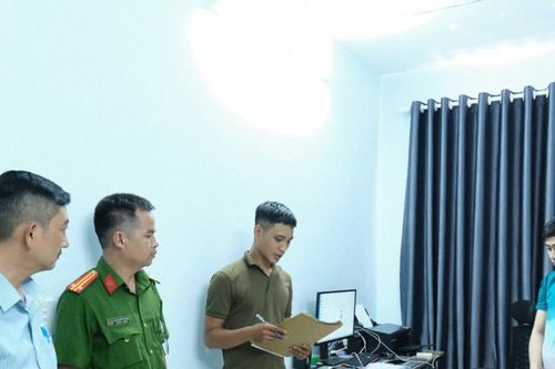 Triệt phá thành công đường dây làm giả giấy tờ quy mô lớn