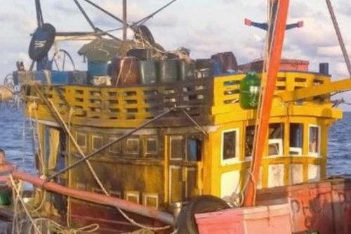 Ngư dân bị tấn công bằng bom xăng và súng trên biển