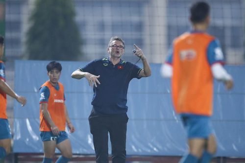 HLV Troussier và hình hài của đội tuyển Việt Nam