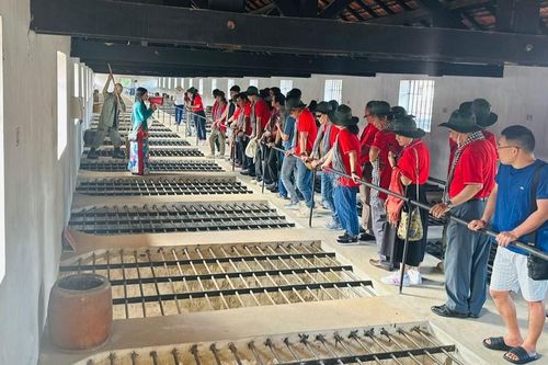 Đoàn văn nghệ sĩ TPHCM đến với 'Côn Đảo - Vùng đất thiêng liêng của Tổ quốc' năm 2023