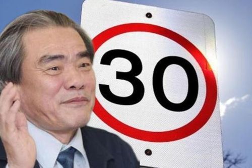Xe chạy không quá 30km/h trong nội đô: Bất hợp lý, thu hồi là đúng!