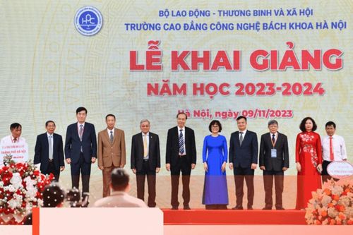Hơn 3.300 sinh viên Trường CĐ Công nghệ Bách khoa Hà Nội khai giảng năm học mới