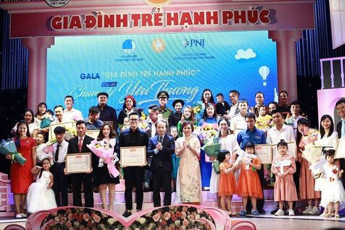 Lan tỏa thông điệp xây dựng gia đình trẻ hạnh phúc