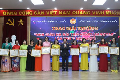 Trao giải thưởng Nhà giáo Hà Nội tâm huyết, sáng tạo năm 2023