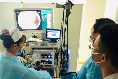 Sụt cân, ăn uống kém đi tầm soát phát hiện ung thư thực quản