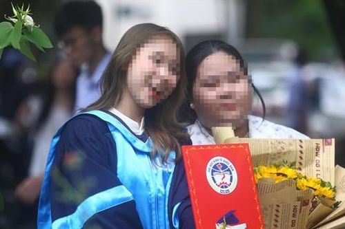 Trên 90% sinh viên tốt nghiệp khá, giỏi: Bằng đỏ có 'mất thiêng'?