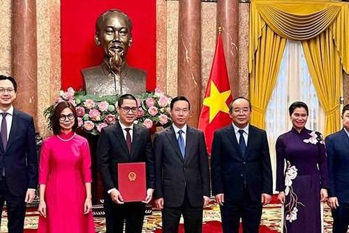 Bản tin 8H: Chủ tịch nước trao quyết định bổ nhiệm tân Đại sứ