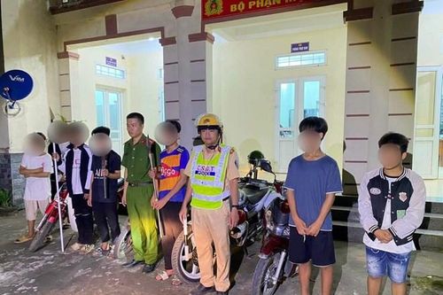 Khởi tố hai đối tượng mang dao đi giải quyết mâu thuẫn trong đêm