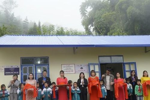 Khánh thành công trình trường đẹp cho em ở xã biên giới Lai Châu