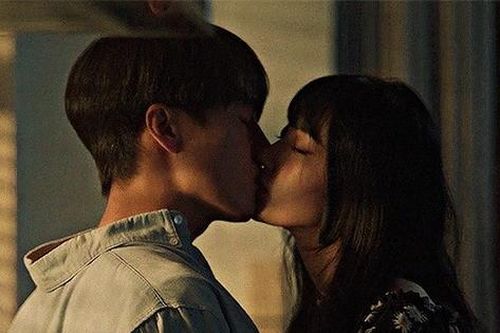 Ngoài nụ hôn nóng bỏng, vì sao Suzy gây sốt?