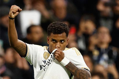 Real Madrid đè bẹp Braga giành vé đi tiếp