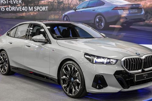 Xe điện BMW i5 2024 ra mắt tại Malaysia, nếu về Việt Nam giá có thể lên 2,5 tỷ