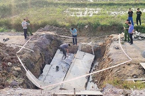 Hai công nhân tử vong khi thi công cống chui qua đường gom cao tốc