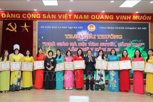Hà Nội vinh danh 135 nhà giáo tâm huyết, sáng tạo