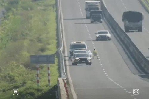 Cục CSGT thông tin về vụ xe tuần tra bị ô tô cứu thương đâm ở cao tốc