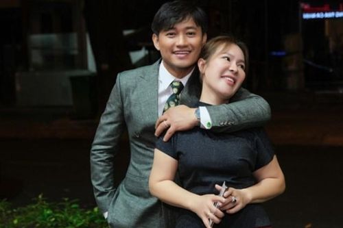 Nam diễn viên Việt đẹp trai, nổi tiếng vẫn yêu say đắm nữ CEO U50, có con riêng và hơn 7 tuổi