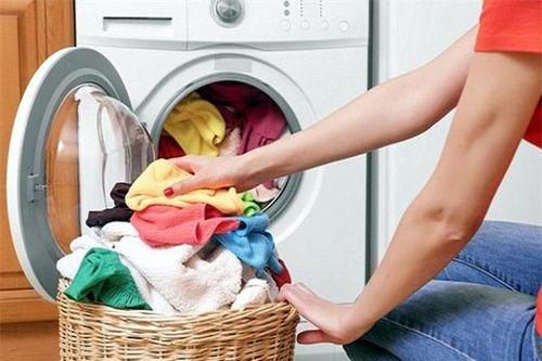 Số 7kg, 10kg ghi trên máy giặt dành cho quần áo khô hay ướt? Dùng đã lâu nhưng nhiều người vẫn hiểu sai