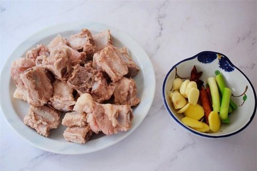 Bộ phận này thuộc Top ngon nhất của lợn, đem kho được món mềm thơm, cơm trôi vèo vèo