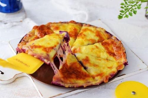 Nhà còn củ khoai lang tím đem làm bánh pizza ai cũng ngạc nhiên, nhìn thành phẩm cho ngay 100 điểm 'không có nhưng'