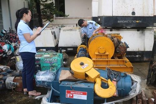 Quảng Bình phát hiện bắt giữ lô máy móc, thiết bị cũ nhập lậu