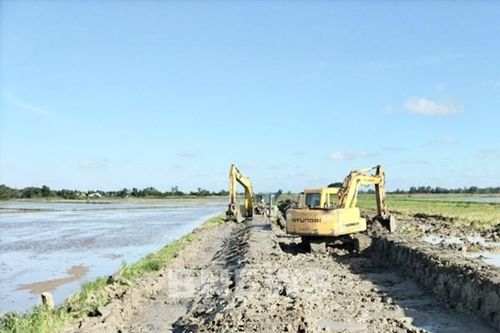 Khan hiếm nguồn cát 'cản' tiến độ cao tốc vùng Đồng bằng sông Cửu Long