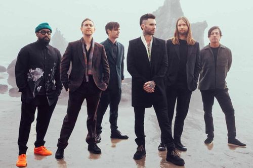 Vì sao nhóm nhạc Maroon 5 gây sốt khi đến Việt Nam?