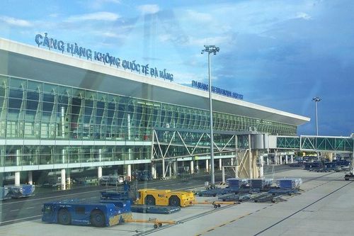 Tung tin có súng trên máy bay là một trung tá