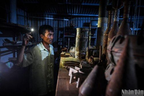 Bom mìn-Cuộc chiến trăm năm trong lòng đất Quảng Trị: Những ngôi nhà chứa hàng trăm, nghìn mảnh bom tại Quảng Trị