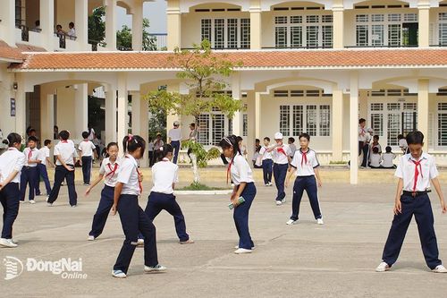 Để 100% học sinh, sinh viên tham gia bảo hiểm y tế