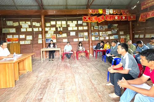 'Đảng viên đi trước'
