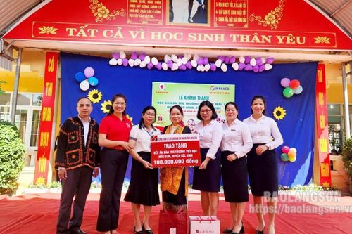 Khánh thành bếp ăn bán trú tại Trường Tiểu học Mẫu Sơn, huyện Lộc Bình