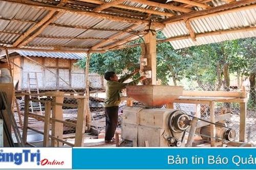 Thôn, bản miền núi đổi thay nhờ có điện