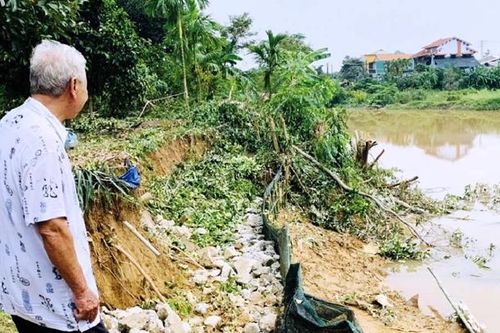 Khẩn trương khắc phục sạt lở ở các bờ sông