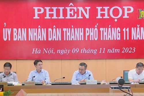 UBND thành phố Hà Nội họp thường kỳ tháng 11