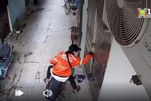 Shipper ngang nhiên phá khóa, đột nhập nhà dân giữa ban ngày