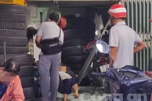 Điều tra vụ chủ tiệm vá vỏ xe tử vong trên võng
