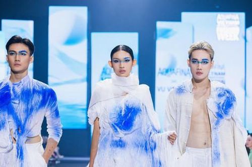 Thưởng thức những bộ sưu tập khai mạc Tuần lễ thời trang quốc tế Việt Nam 2023