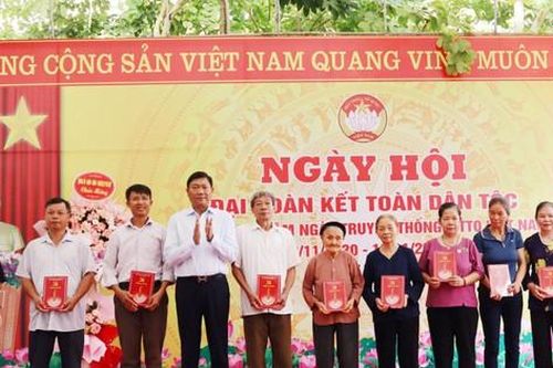 Sôi nổi Ngày hội đại đoàn kết tại thôn Bãi Tháp